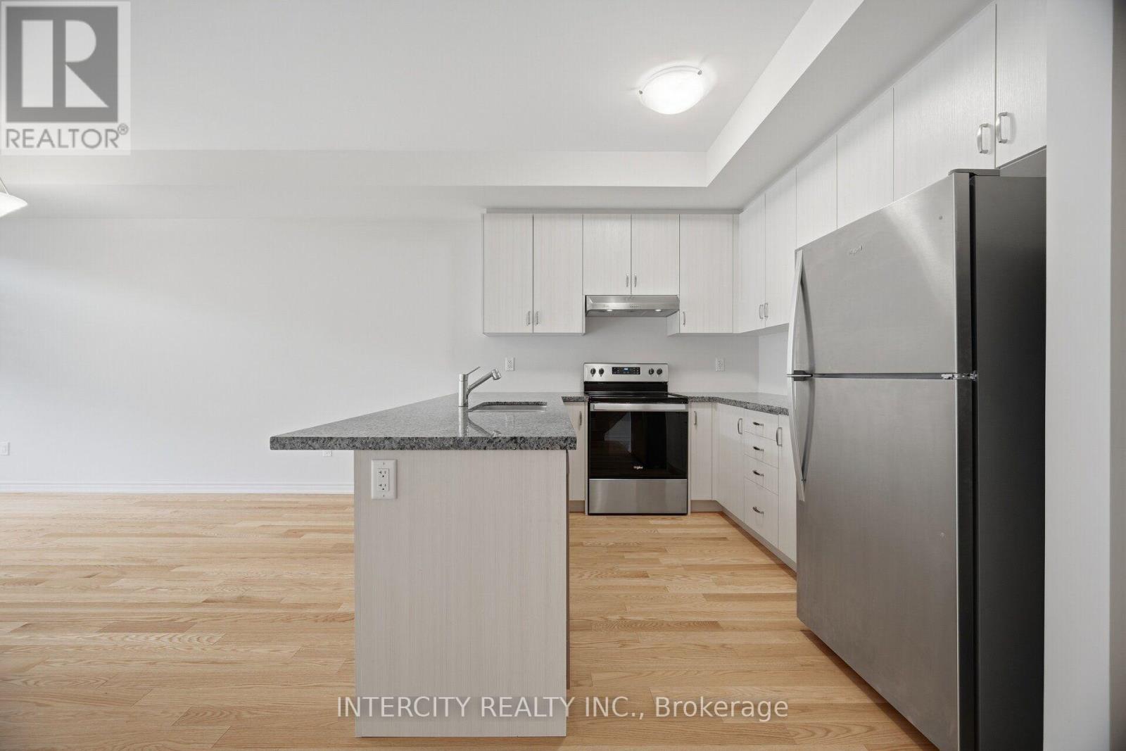 1378 NATIONAL COMMON, Burlington (Tyandaga) — photo 12
