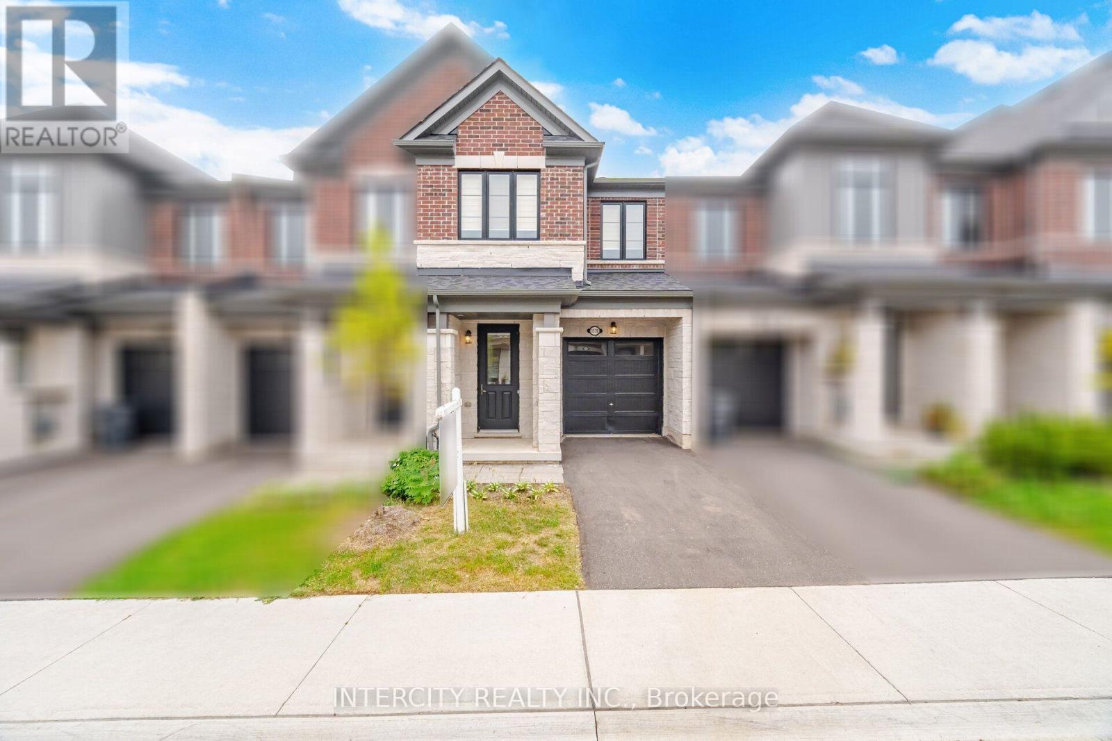 1378 NATIONAL COMMON, Burlington (Tyandaga) — photo 2