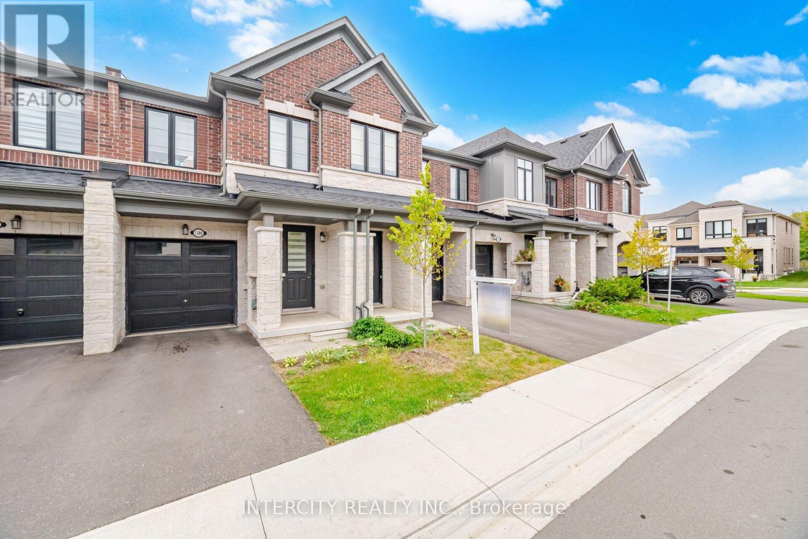 1378 NATIONAL COMMON, Burlington (Tyandaga) — photo 5