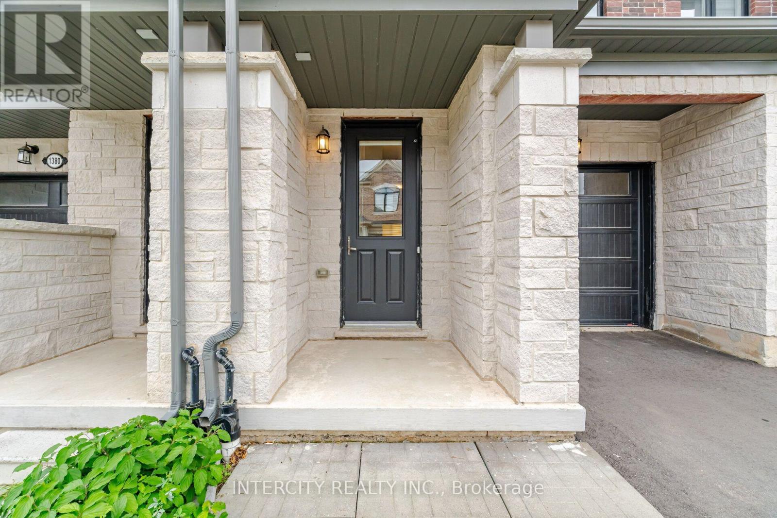 1378 NATIONAL COMMON, Burlington (Tyandaga) — photo 6