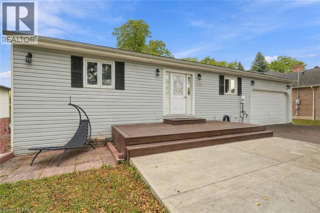 430 WINNIETT Street, Caledonia — photo 2