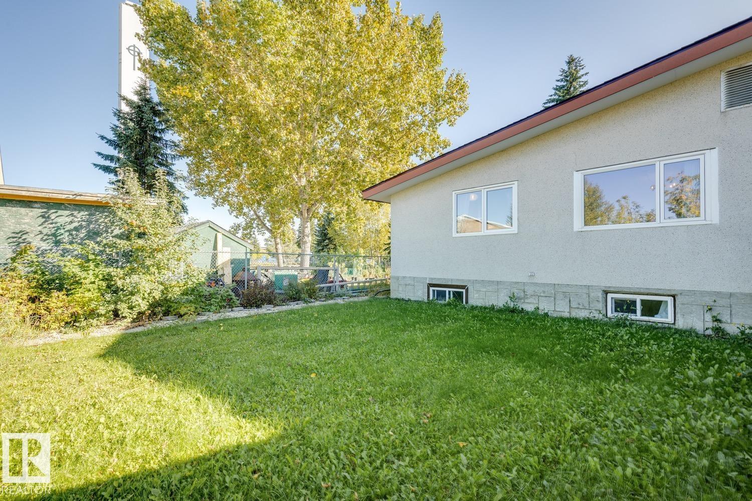 11452 39 Av NW photo 3 — MLS® E4509545