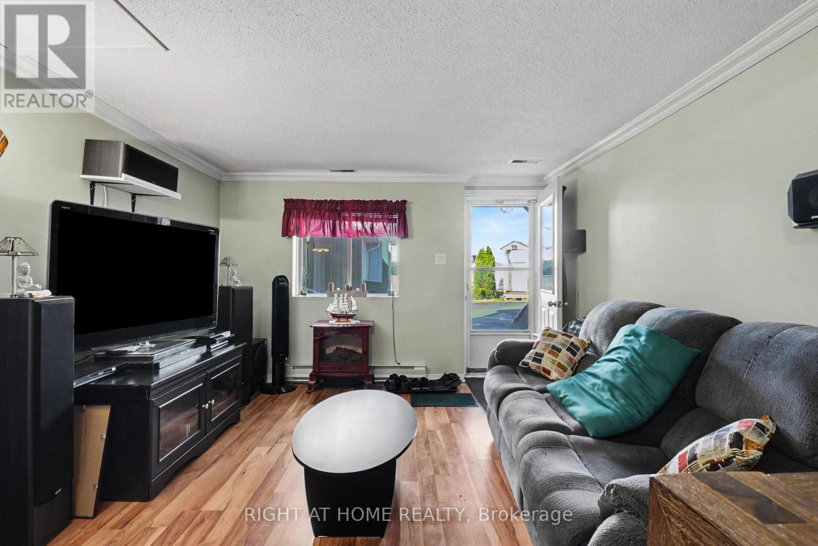 2398 WOODS STREET - Image 21