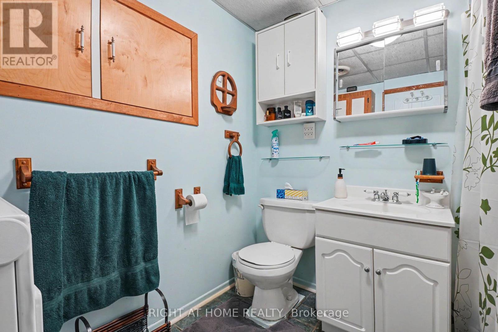 2398 WOODS STREET - Image 28