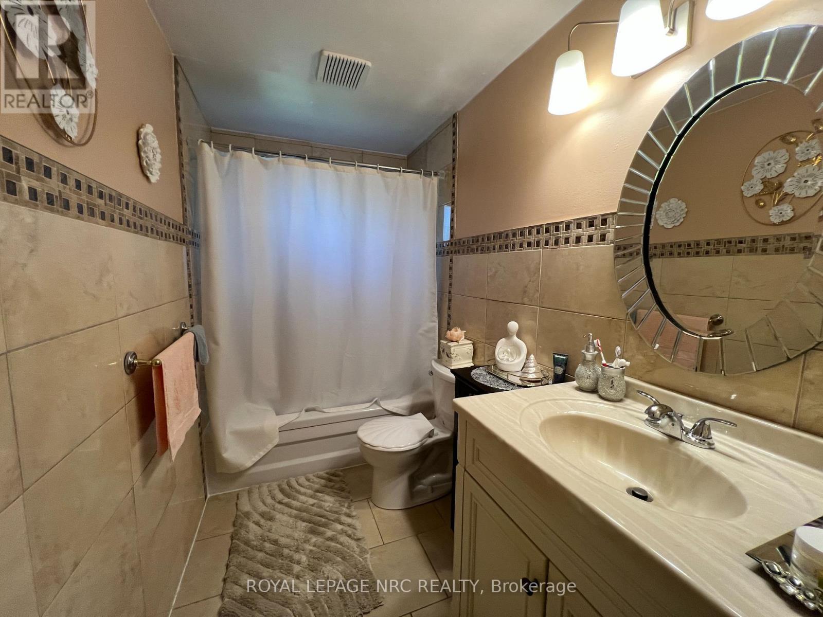 127 KEEFER ROAD, Thorold (Confederation Heights) — photo 10