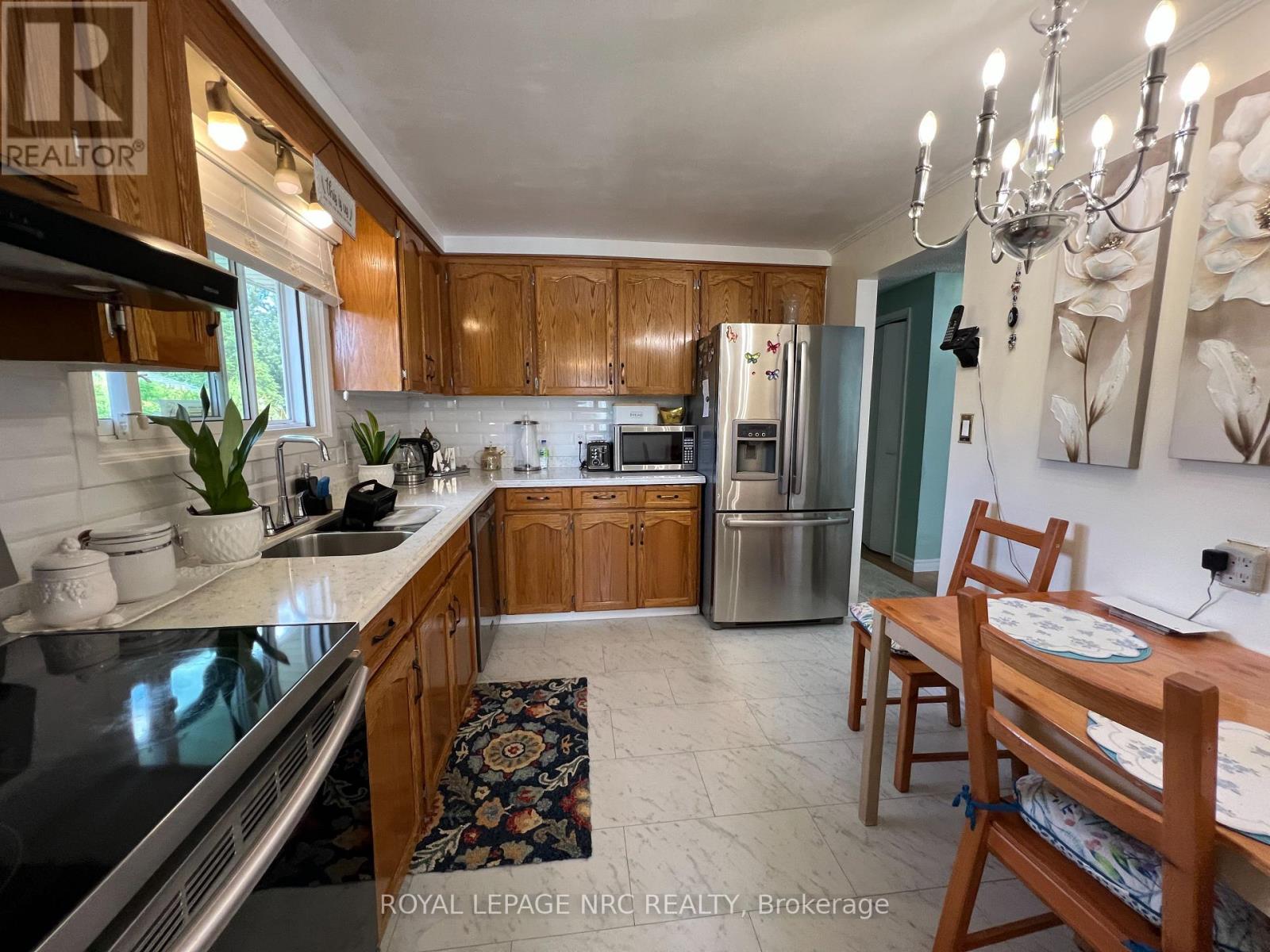 127 KEEFER ROAD, Thorold (Confederation Heights) — photo 7
