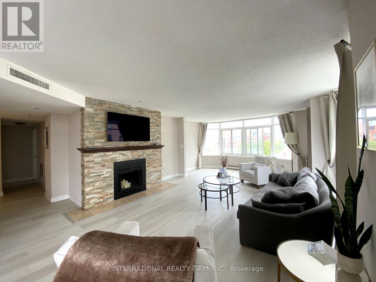 605 - 135 GEORGE STREET S, Toronto (Moss Park) — photo 6