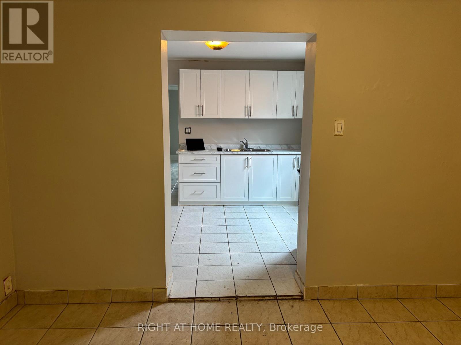 UPPER B - 507 OAKWOOD AVENUE, Toronto (Oakwood Village) — photo 3