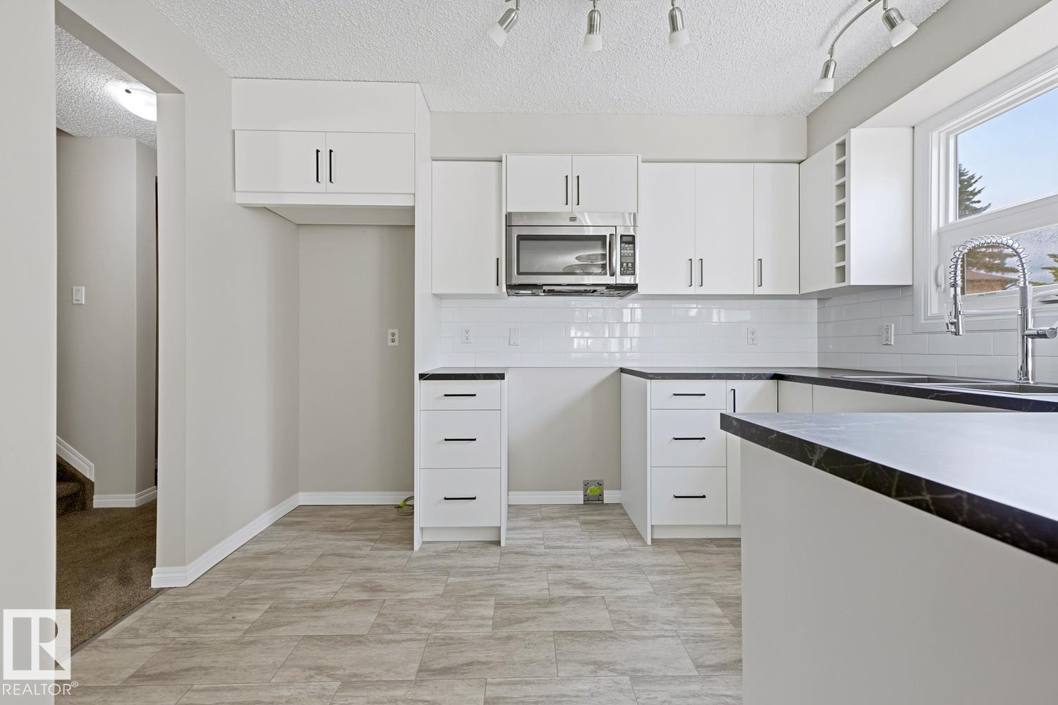 10621 BEAUMARIS RD NW - 20