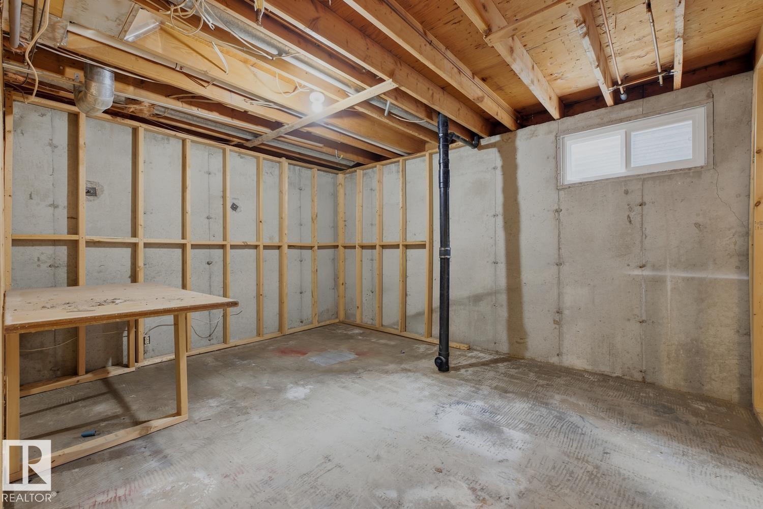 10621 BEAUMARIS RD NW - 39