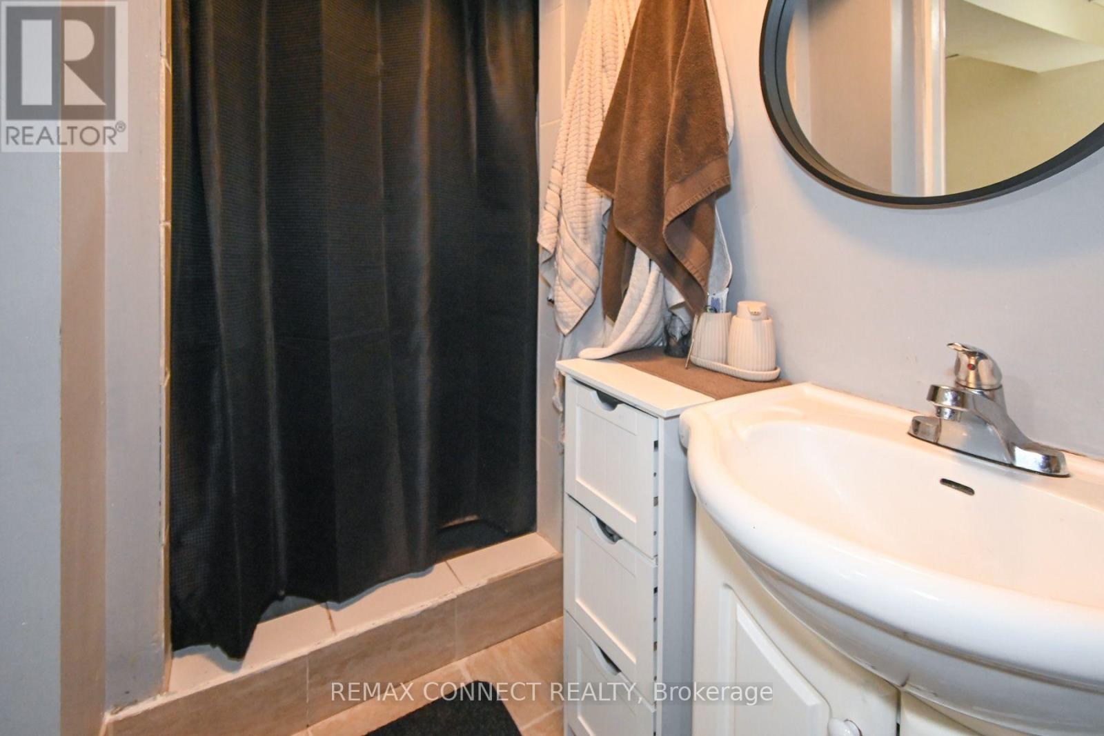 24 LALTON PLACE - 36