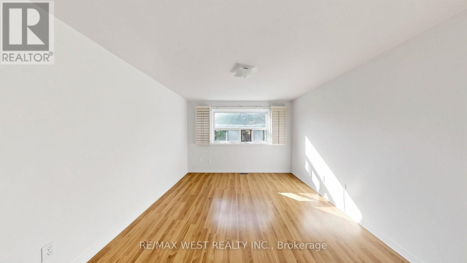 #24 25 GOSFORD BOULEVARD - Image 27