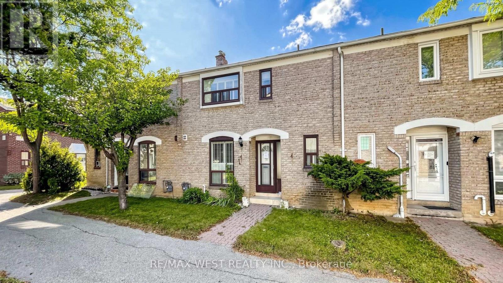 Photo of 24 - 25 GOSFORD BOULEVARD