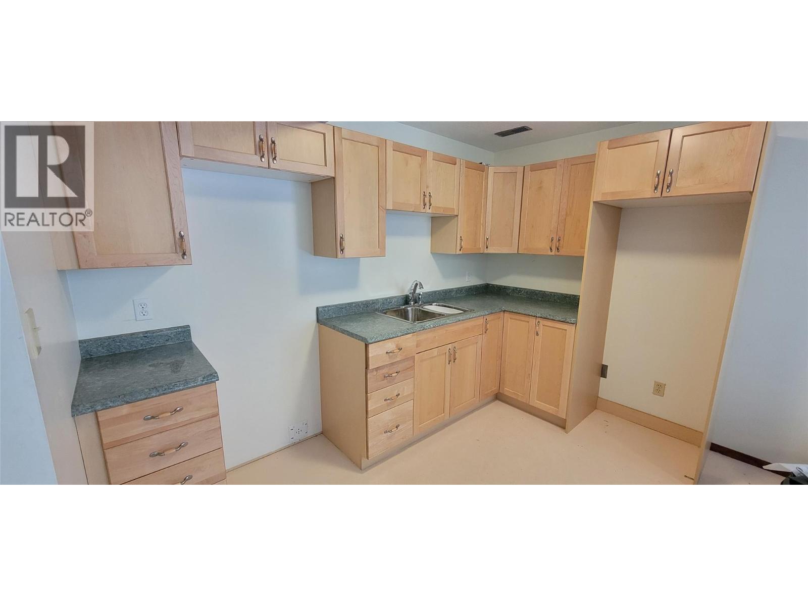 1070 Webb Road - Image 40