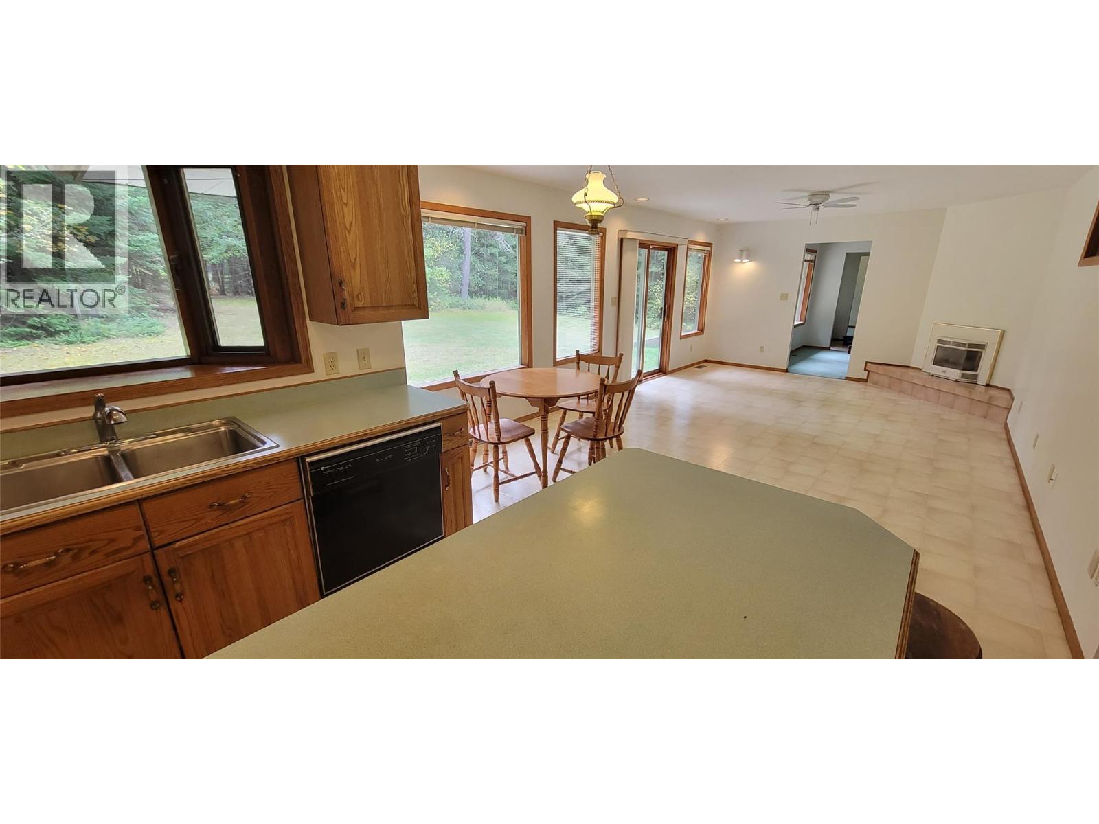 1070 Webb Road - Image 11