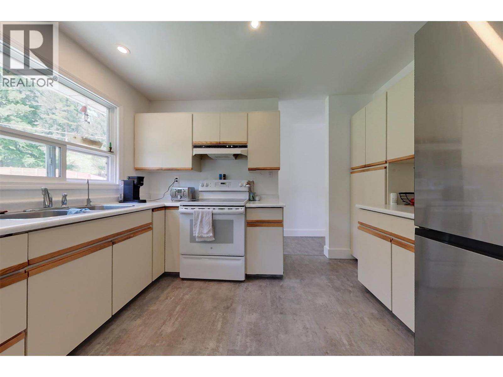 8 of 31 - 129 Levirs Avenue