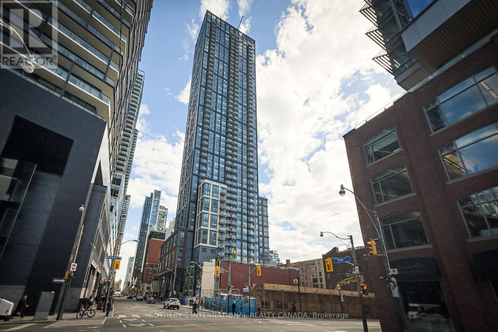 611 - 108 PETER STREET, Toronto (Waterfront Communities) — photo 2