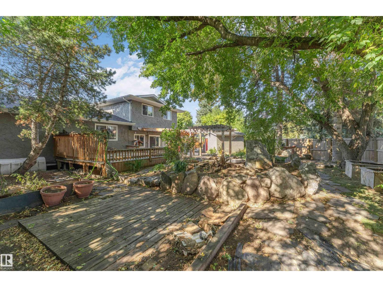 11208 163A AV NW - 12