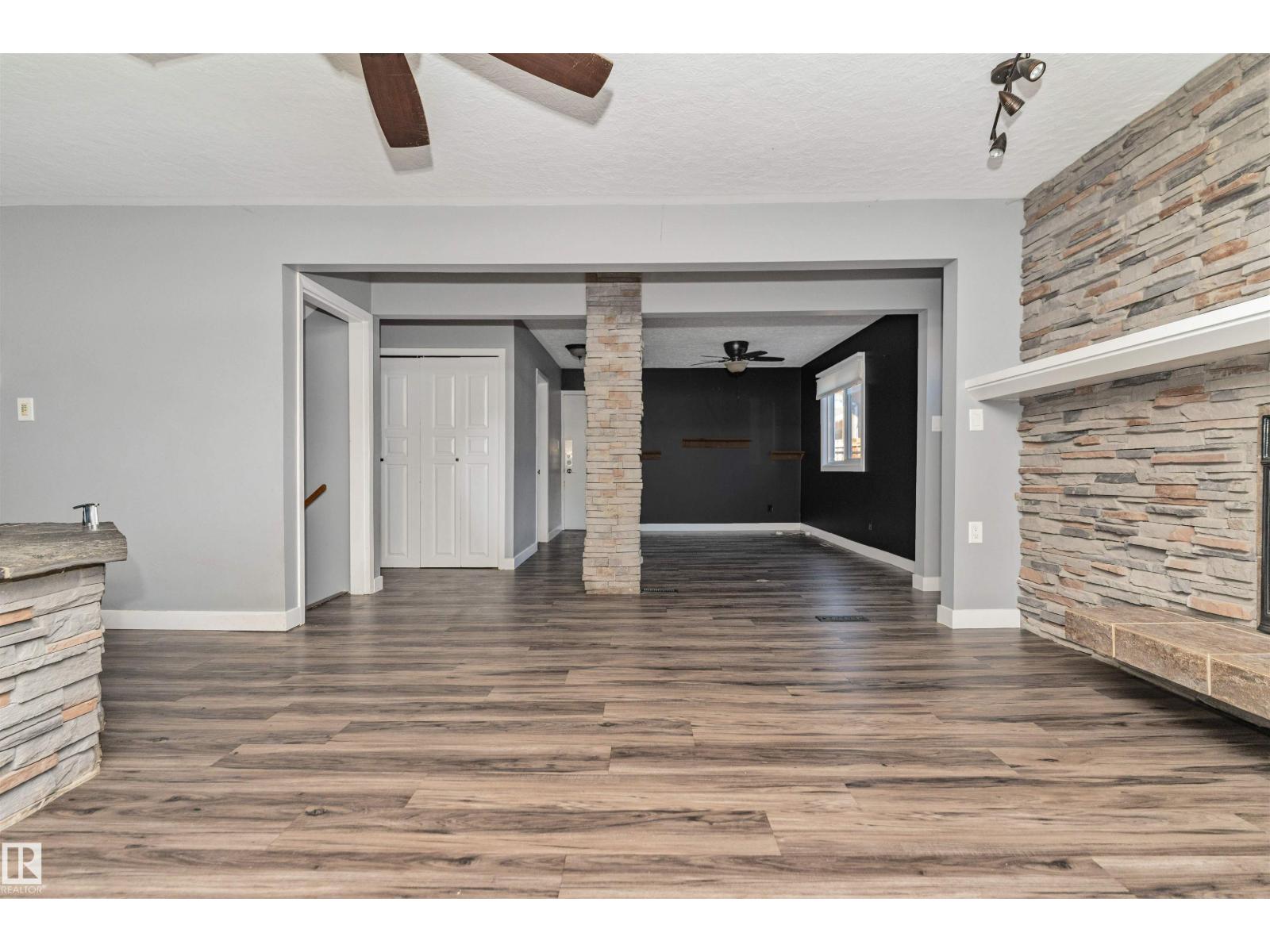 11208 163A AV NW - 37