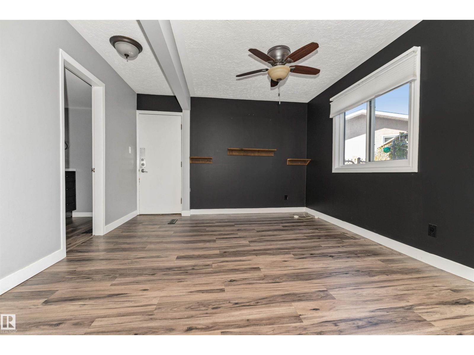 11208 163A AV NW - 38