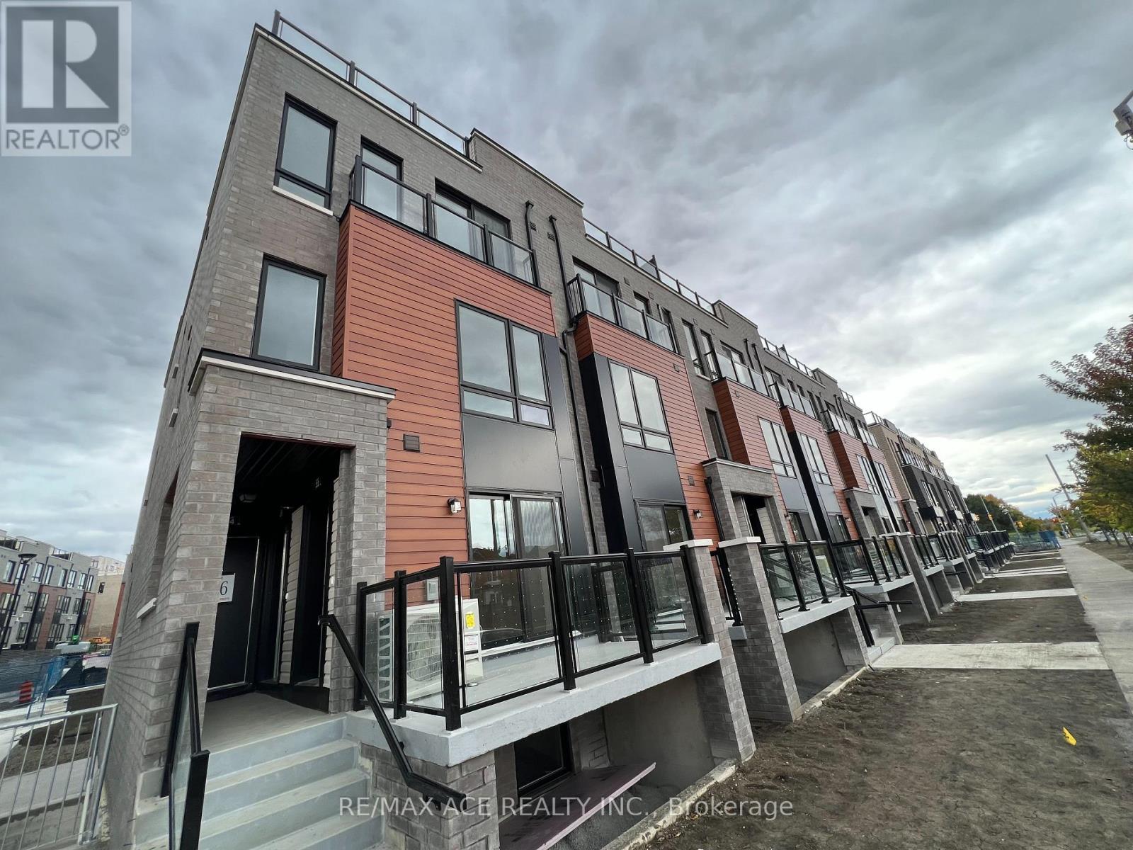23 - 245 MCLEVIN AVENUE, Toronto (Malvern)
