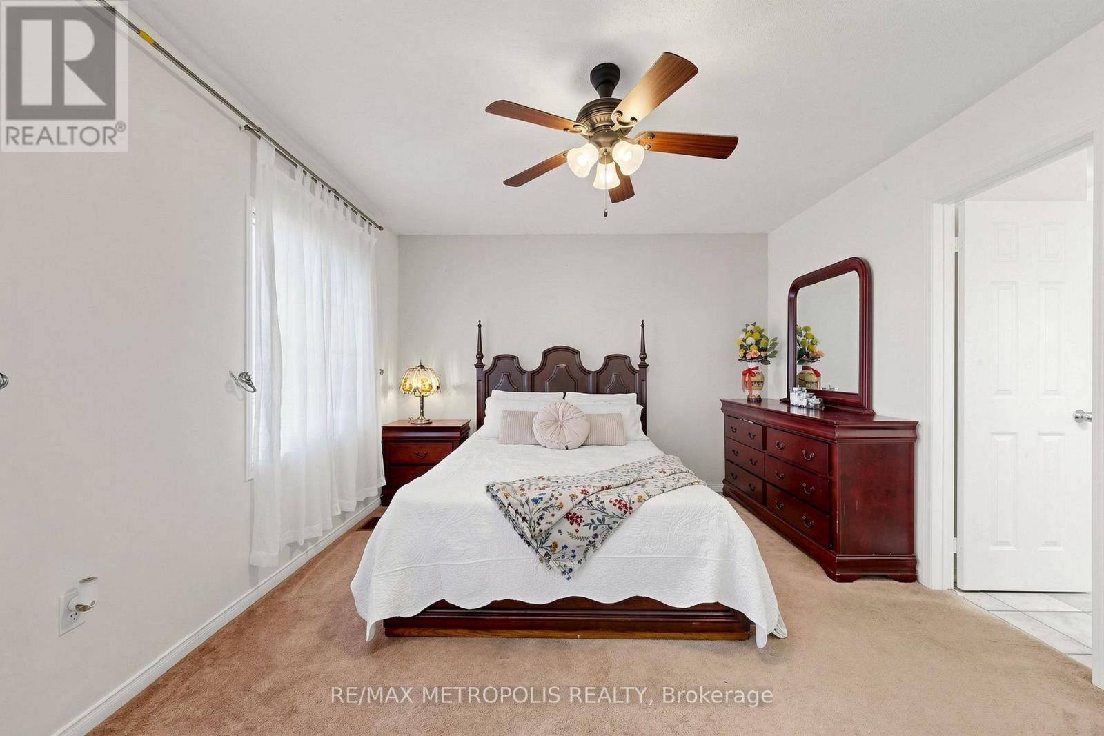 7 OCEANPEARL CRESCENT - 36