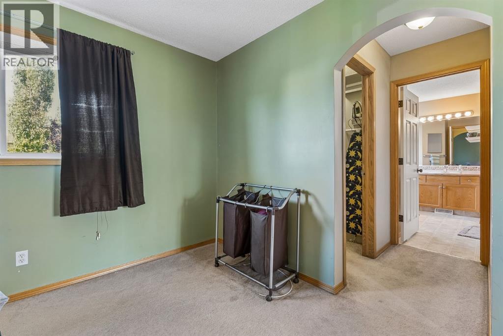 8 Fairways Place NW - 21