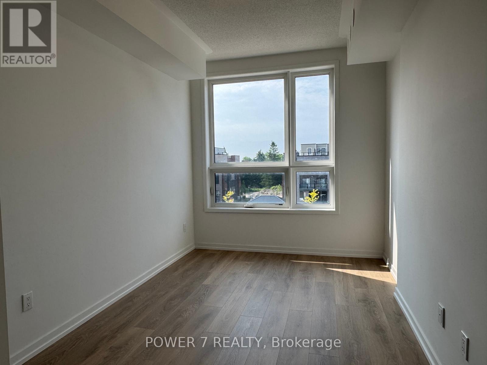 22 - 14 LYTHAM GREEN CIRCLE, Newmarket (Glenway Estates) — photo 10