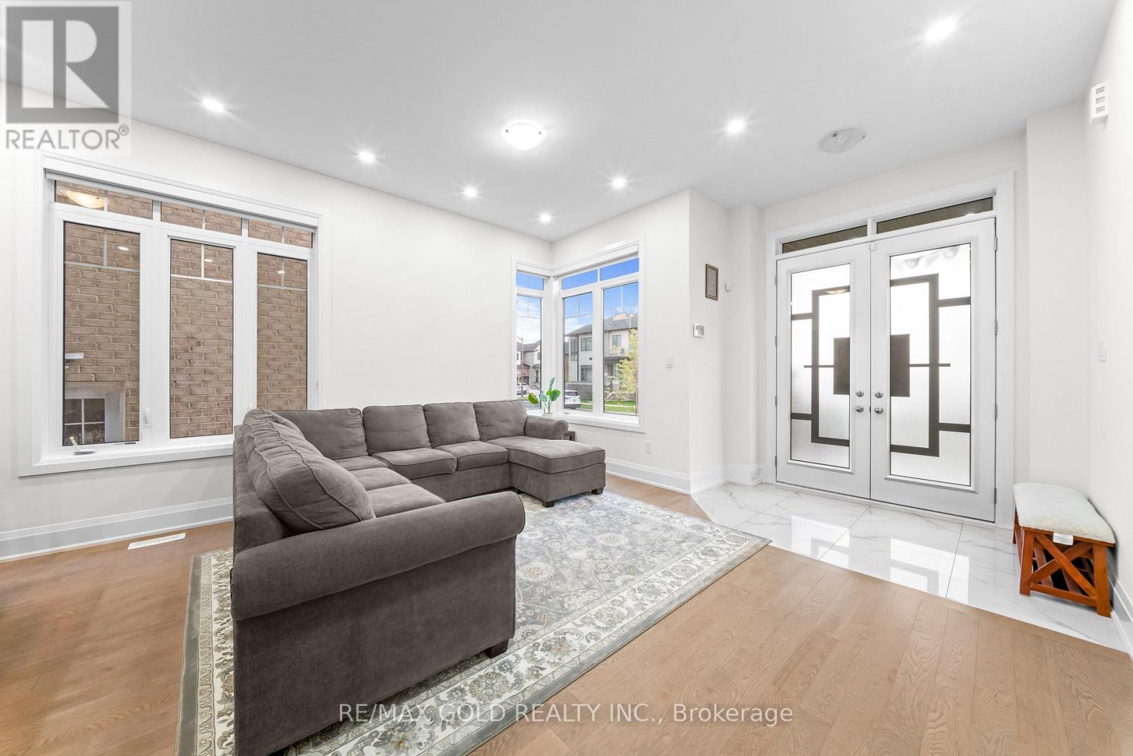 4 MADAWASKA ROAD - 10