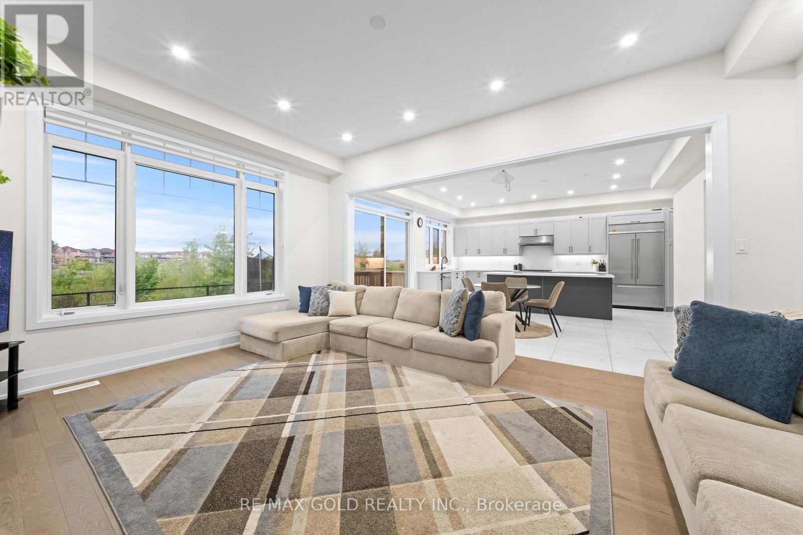 4 MADAWASKA ROAD - 25