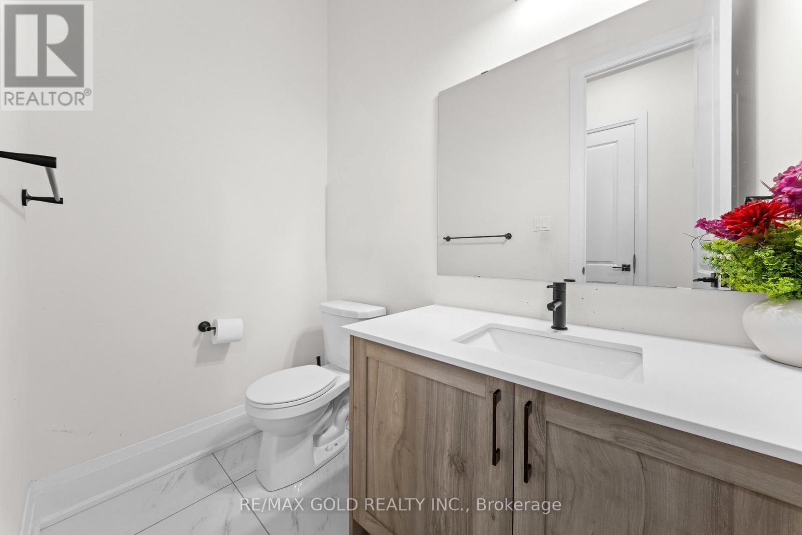 4 MADAWASKA ROAD - Image 26