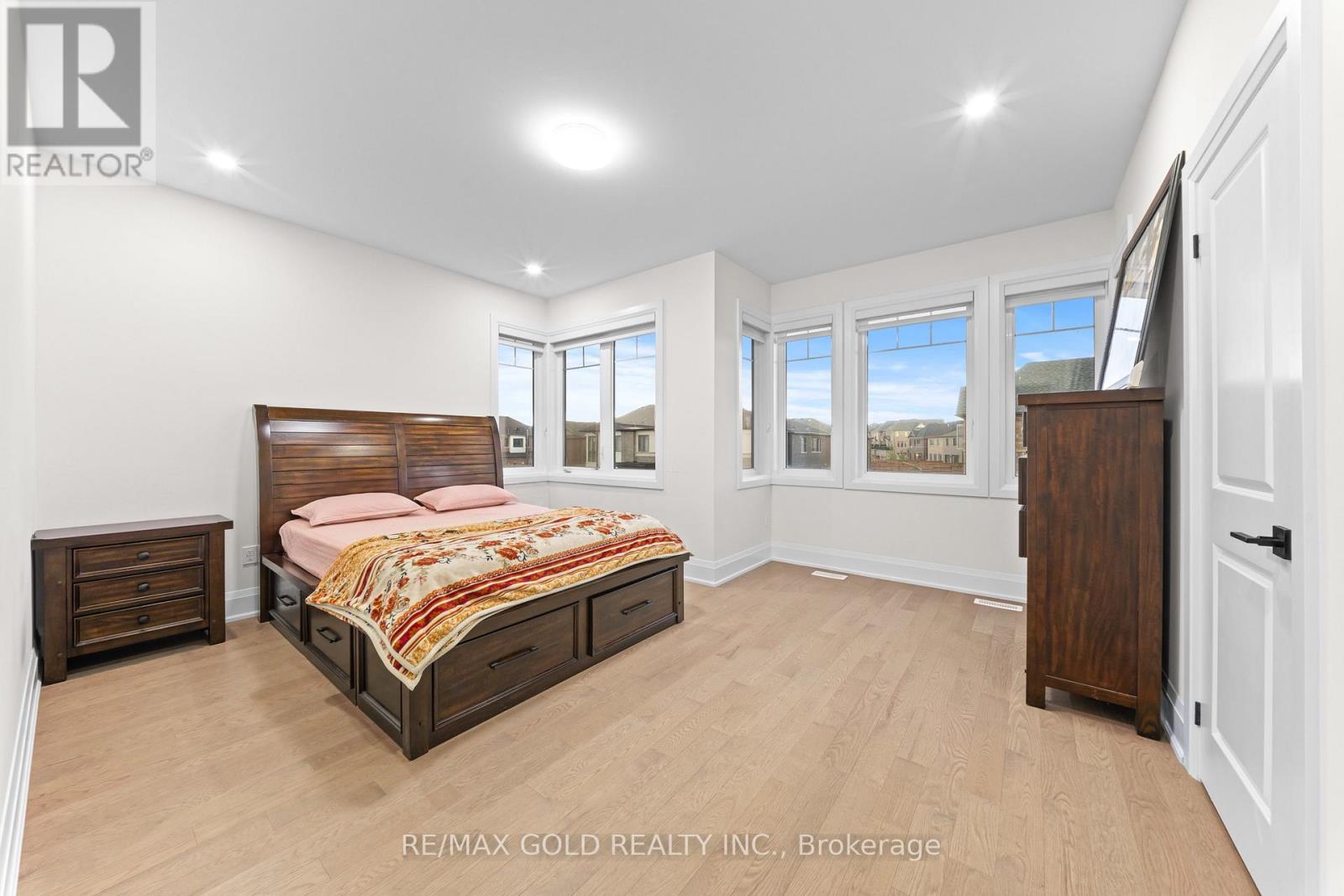 4 MADAWASKA ROAD - Image 35
