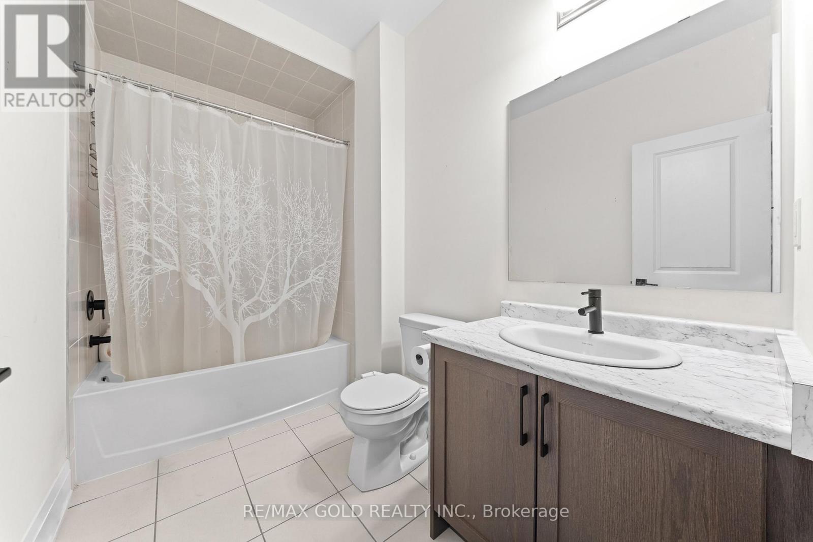 4 MADAWASKA ROAD - 39