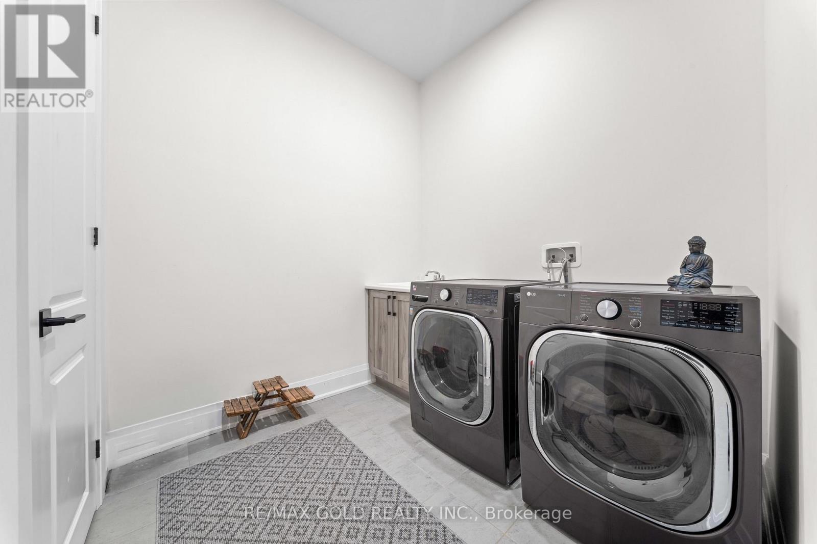 4 MADAWASKA ROAD - Image 43