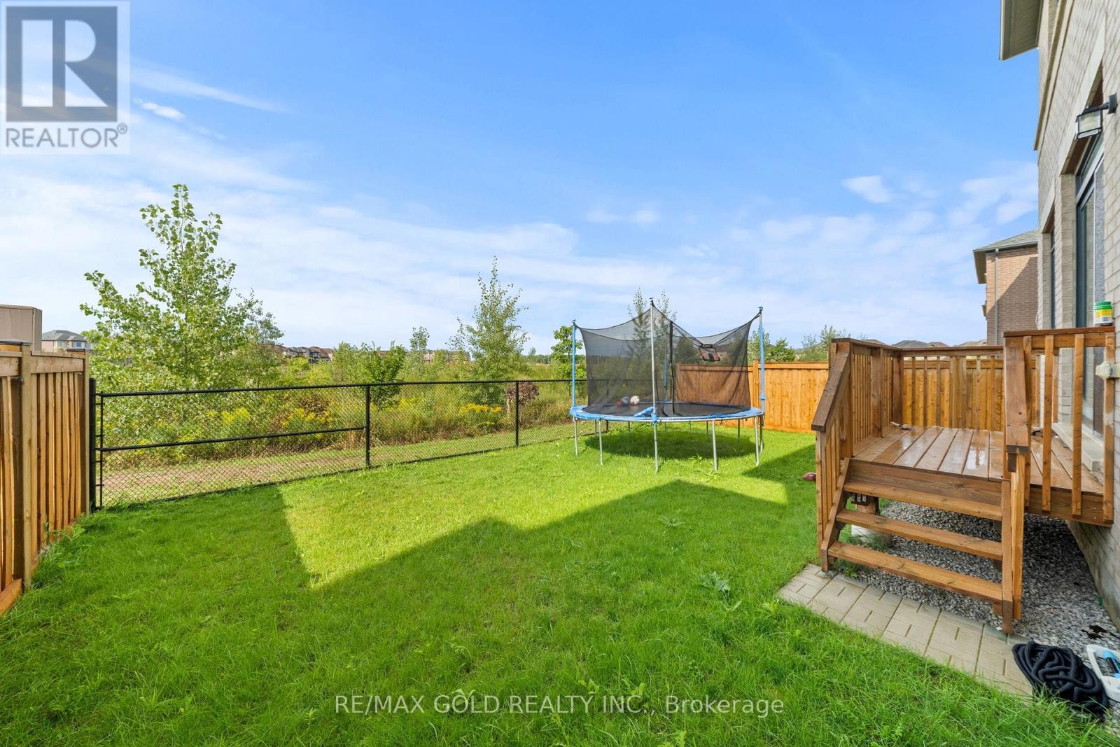 4 MADAWASKA ROAD - 46