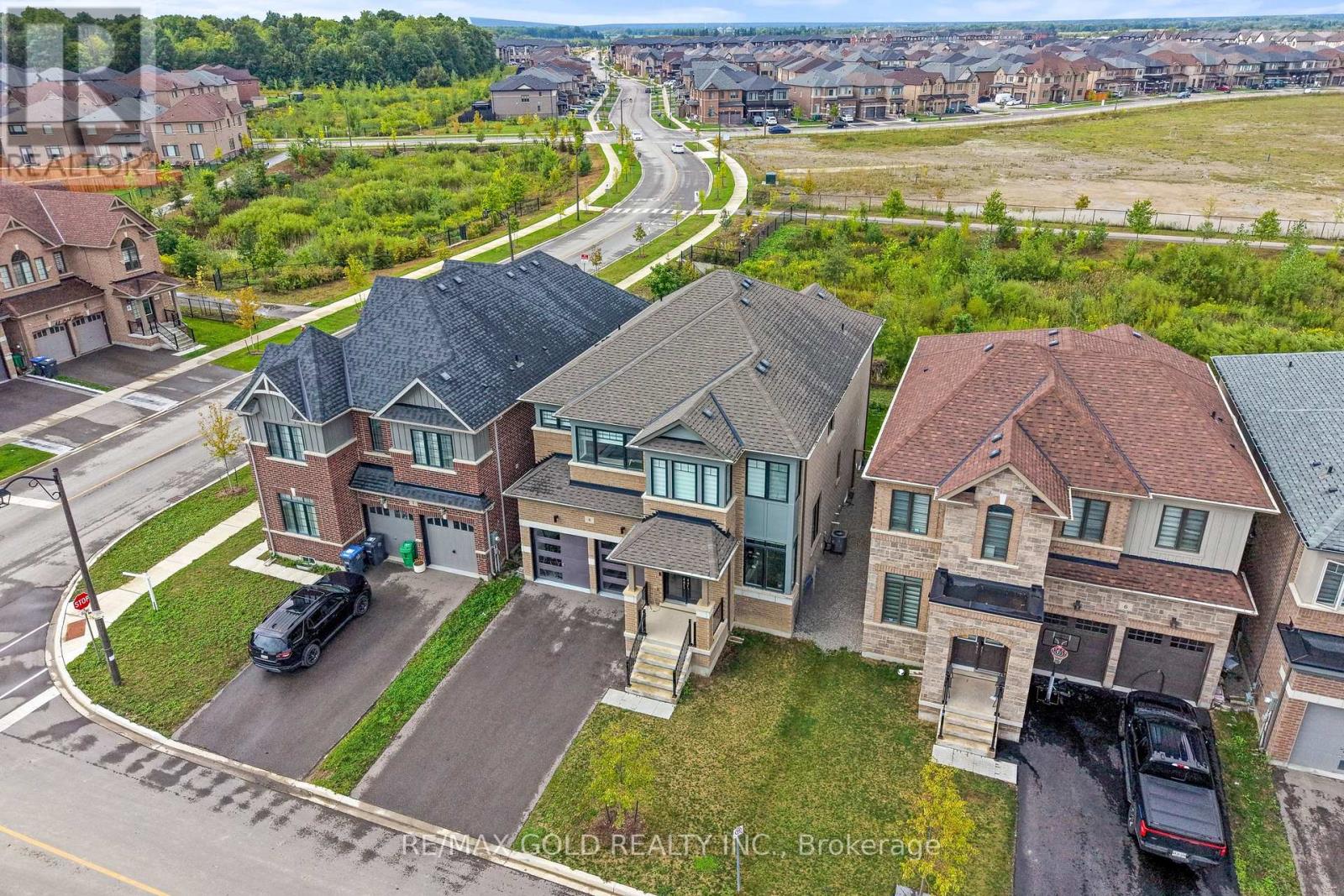 4 MADAWASKA ROAD - 5