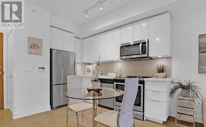 3714 - 30 SHORE BREEZE DRIVE, Toronto (Mimico) — photo 2