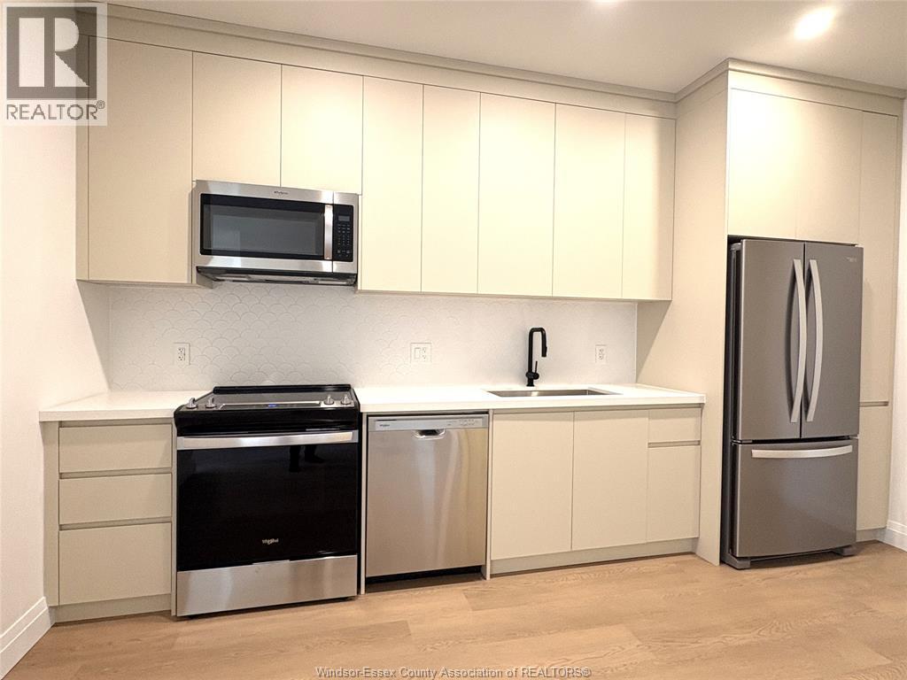 #474 4400 LAURIER PARKWAY - 14