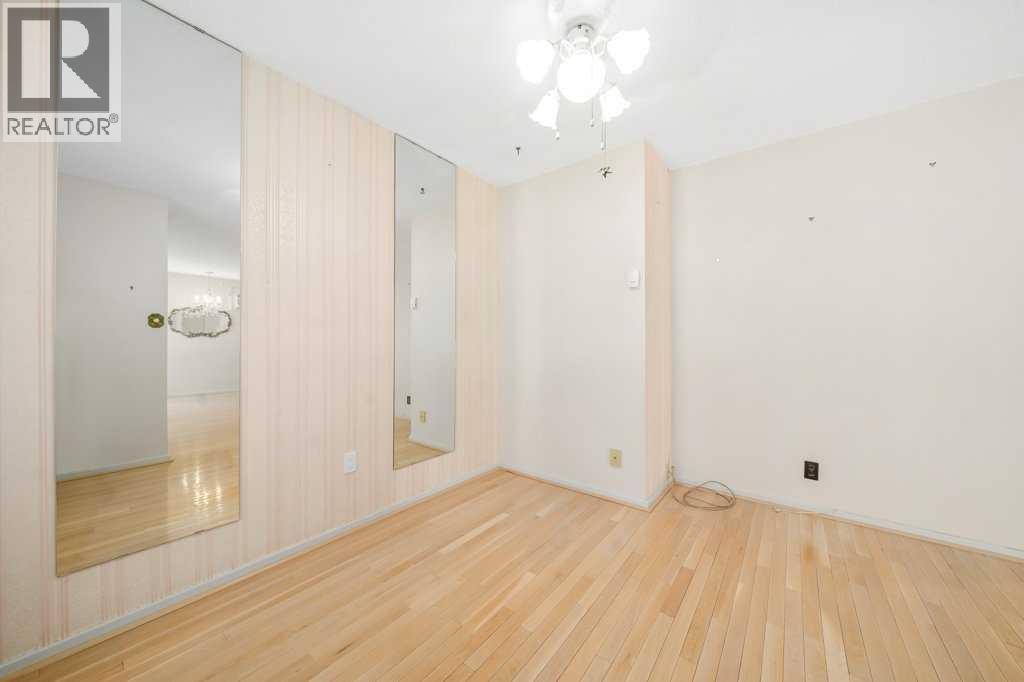 251 12 Street SE - 8