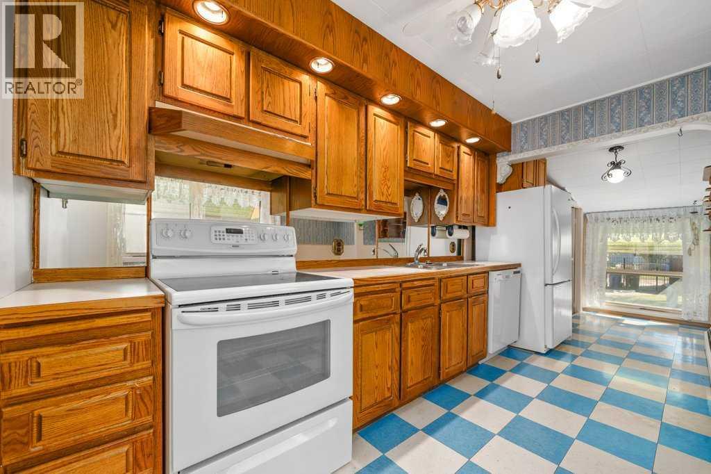 251 12 Street SE - 15