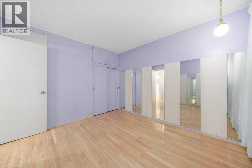 251 12 Street SE - 12