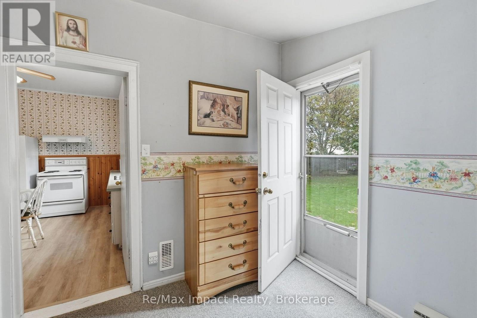 43 PARK ROAD S - 37