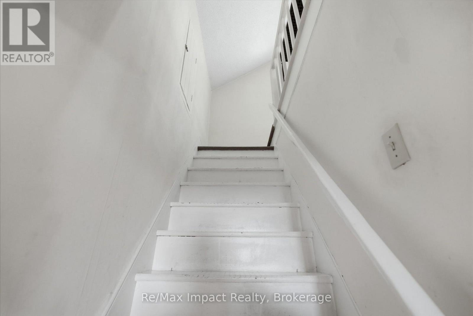 43 PARK ROAD S - Image 38