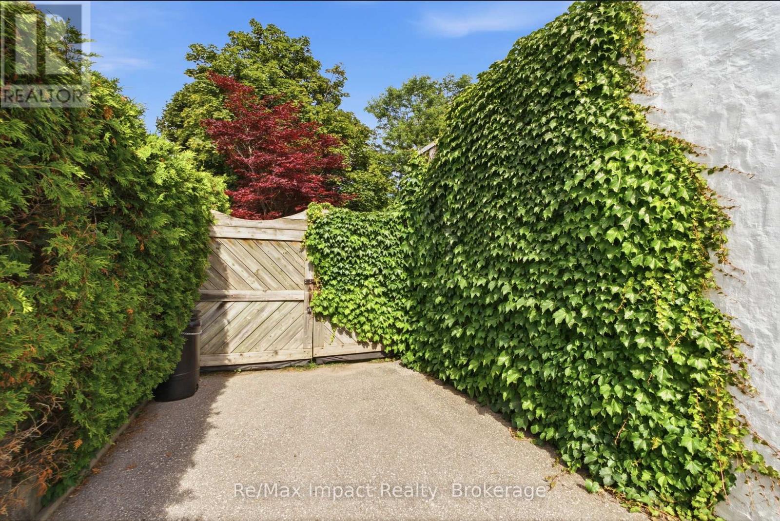 43 PARK ROAD S - 48