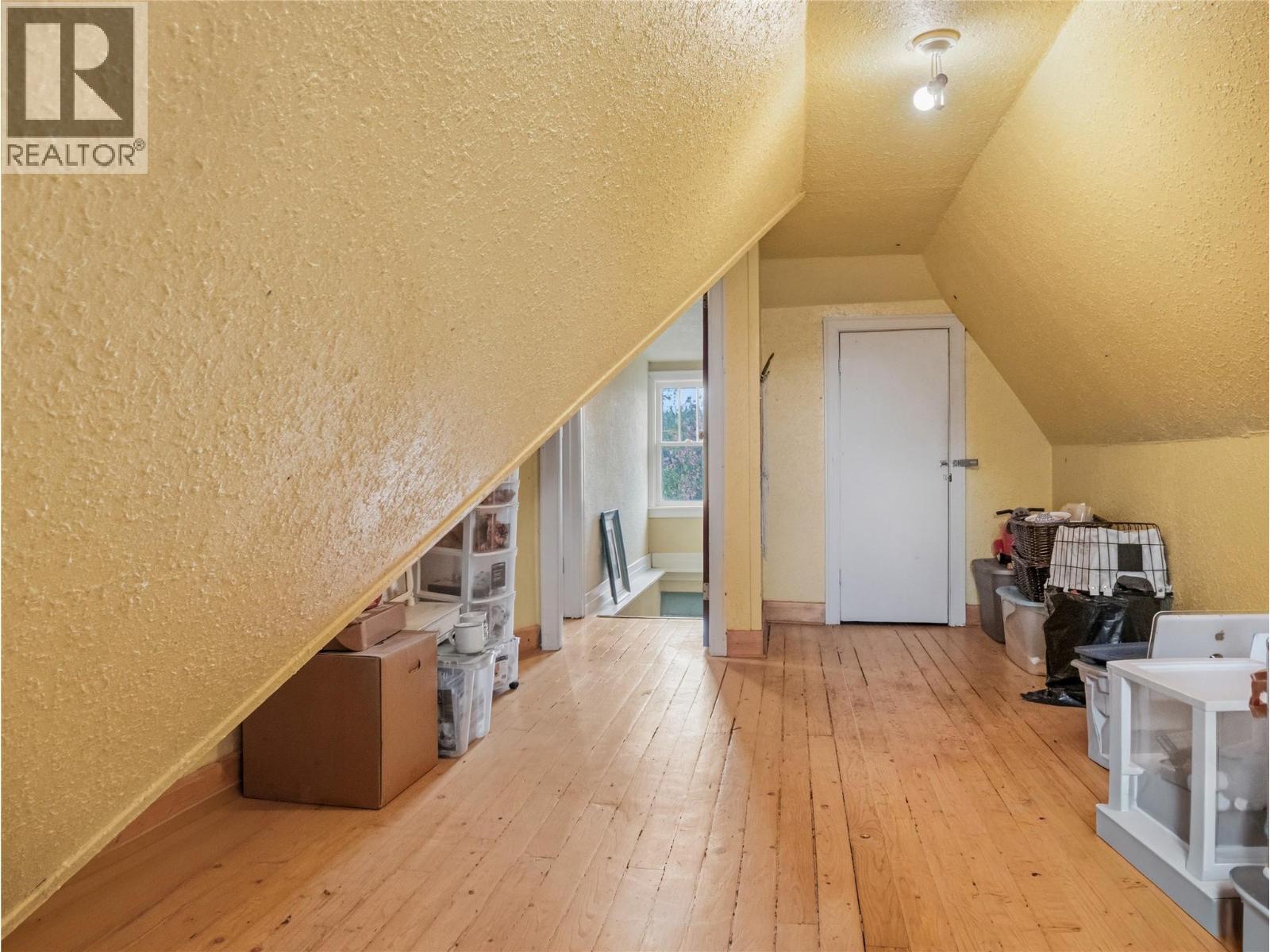 844 104 Avenue - 26