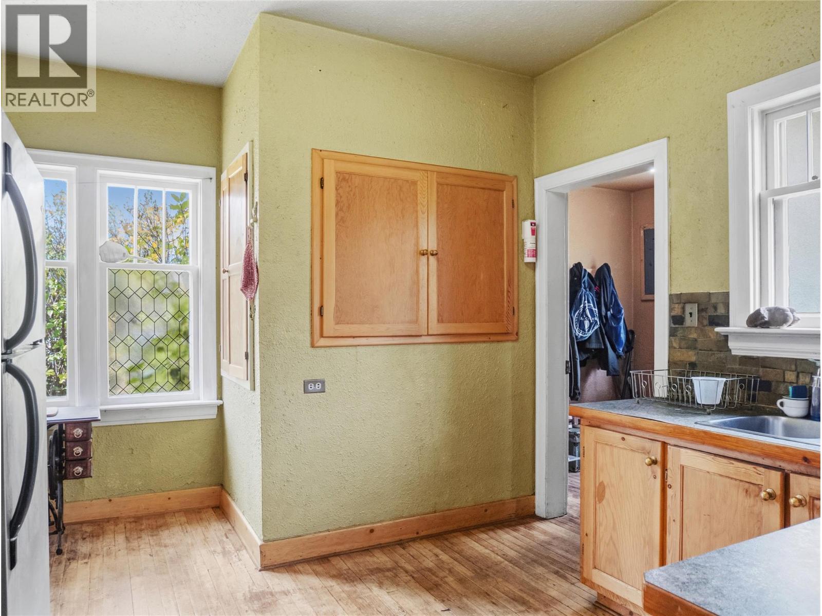 844 104 Avenue - 9