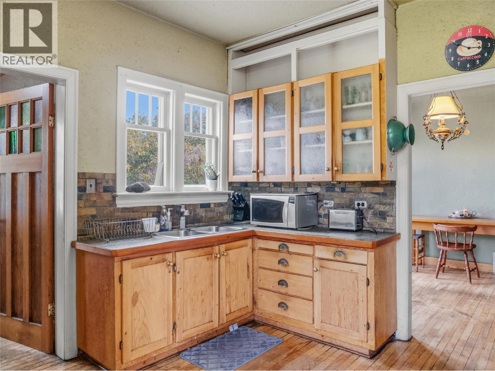 844 104 Avenue - 6