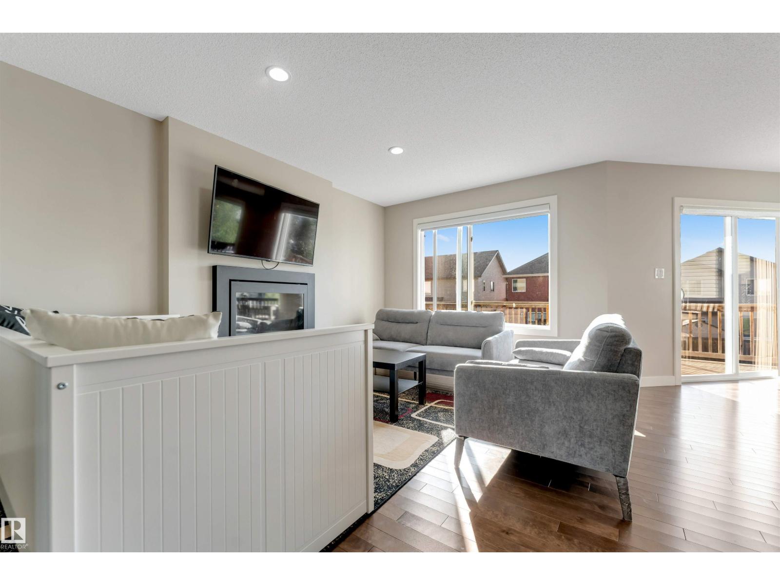 136 55 ST SW - 15