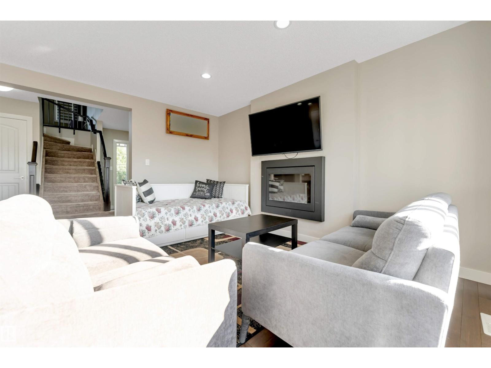 136 55 ST SW - 16