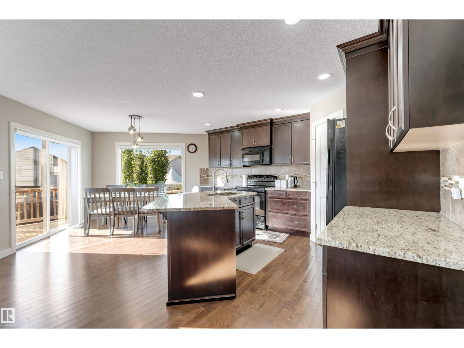 136 55 ST SW - 19